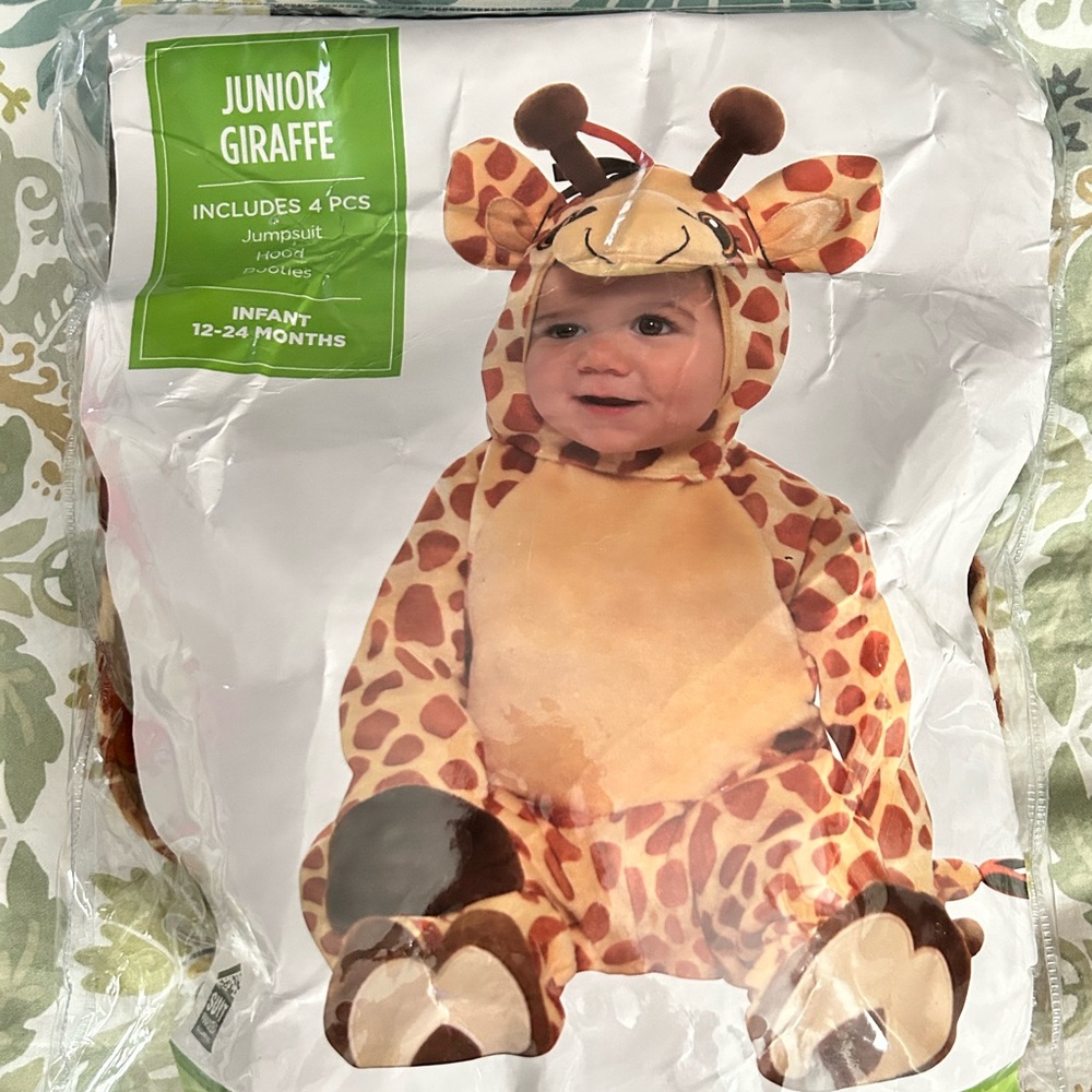 Giraffe costume 12-24 months